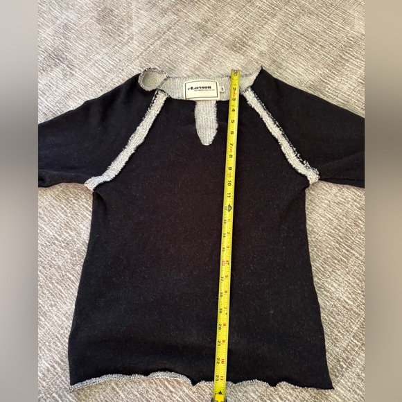 Claeson split neck sweatshirt. Loose fit. Size xs - Picture 5 of 5